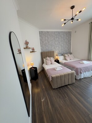 Room - Lovely Flat 2BR 6 People 4 mins to Kings Cross St Pancras (London)