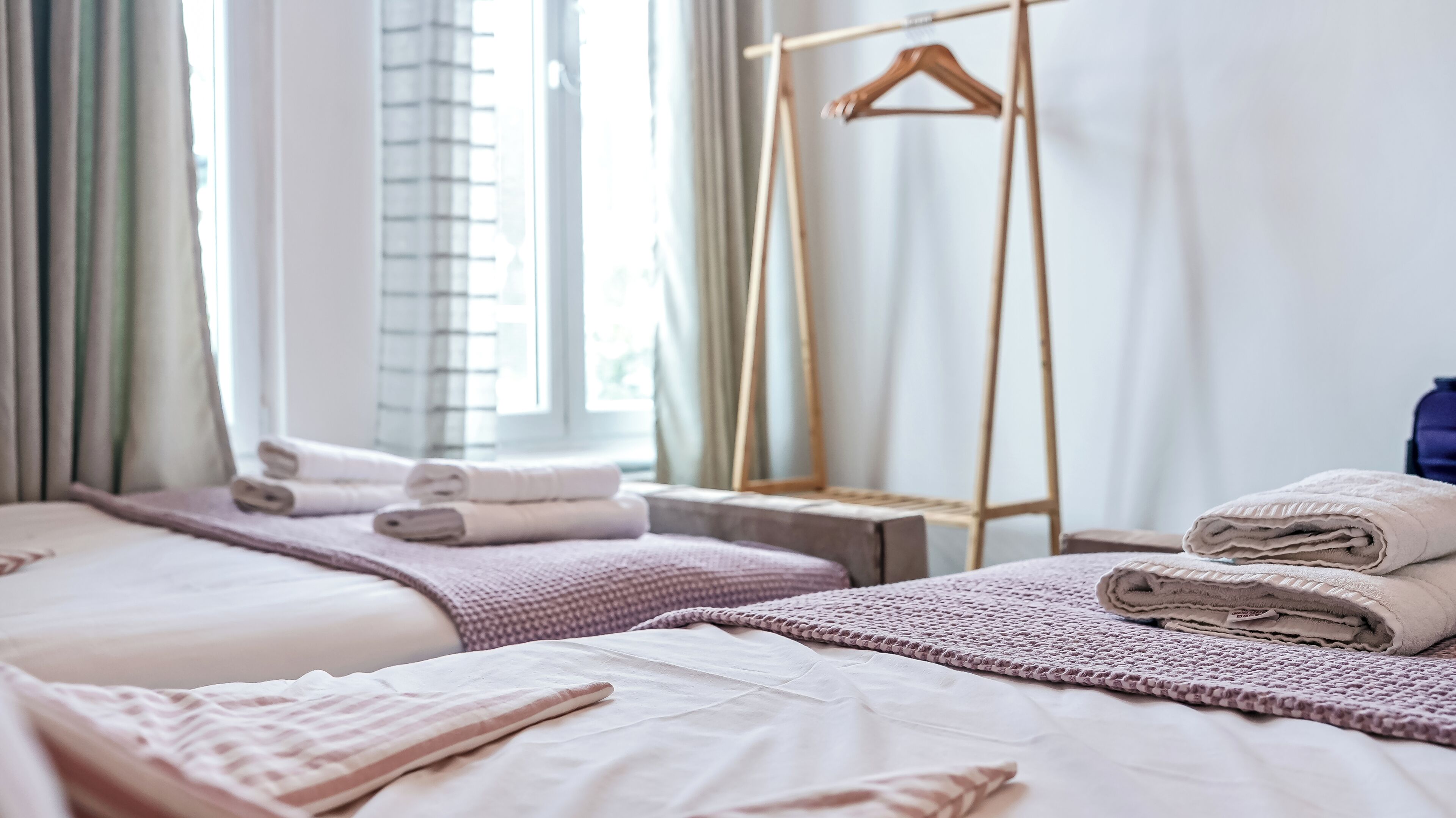 Iron/ironing board, internet, bed sheets