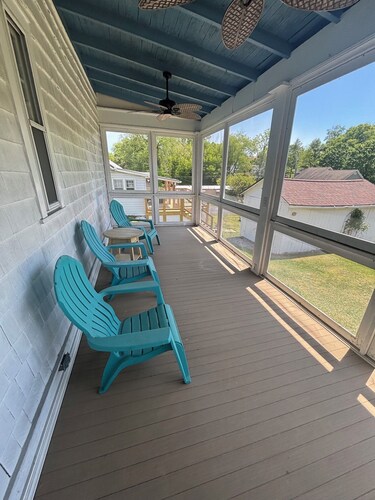 Spacious 5-bedroom house in serene Fincastle with AC