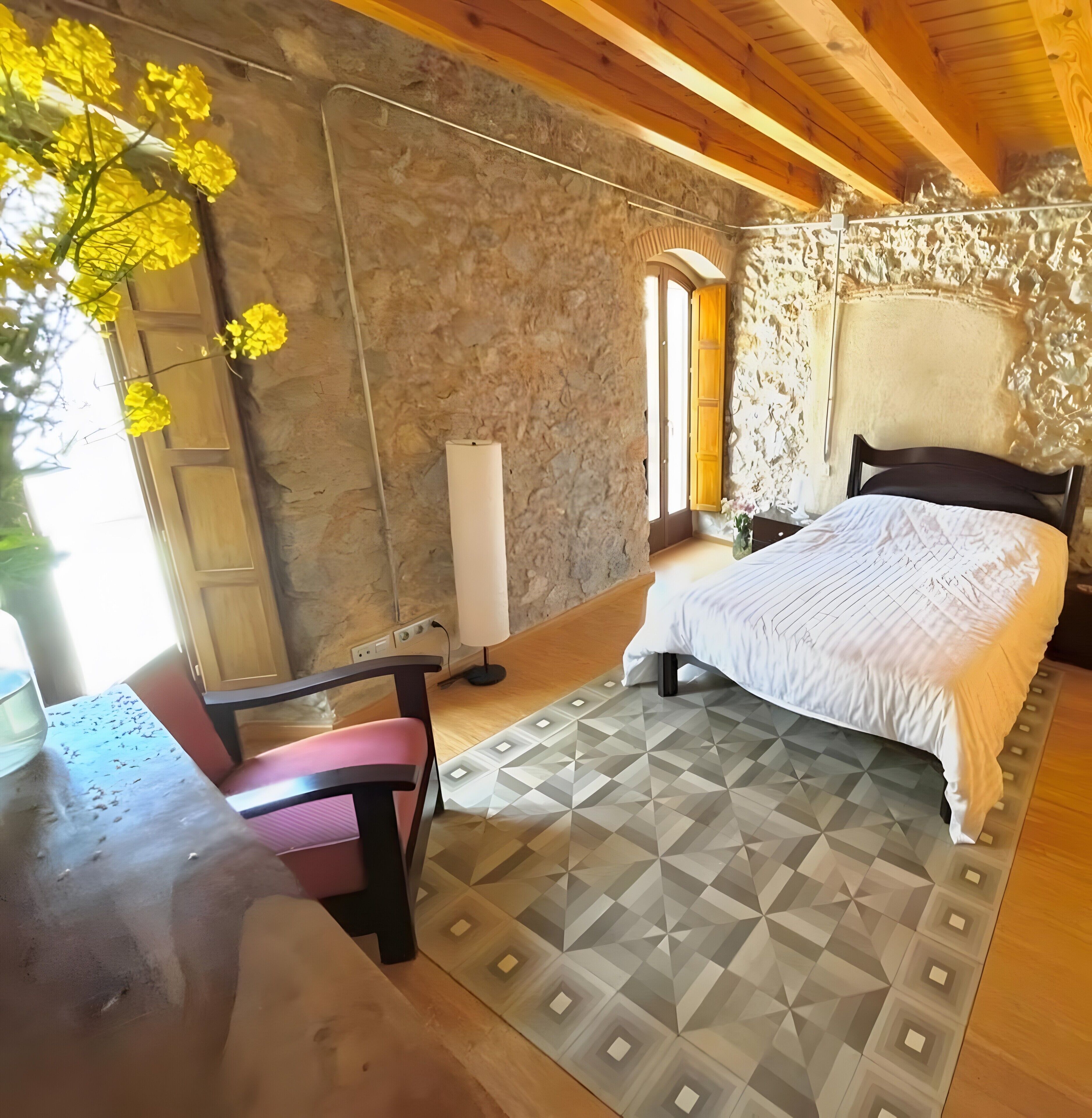 3 chambres, fer et planche à repasser, Wi-Fi, draps fournis