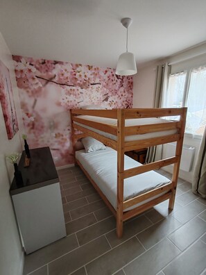 3 bedrooms, WiFi, bed sheets - New house between the land and the sea, with a private pool. (Villars-en-Pons)