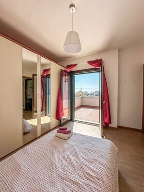 Desk, iron/ironing board, WiFi, bed sheets - Villarzilla - beautiful villa (Roma)
