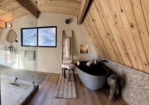 Shower, hair dryer, shampoo - Native Stay, a couples luxury  getaway (Big Bear Lake)