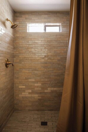 Shower, hair dryer, shampoo - Elmwood Lake House, by @halfway_wholeistic (Lake Arrowhead)