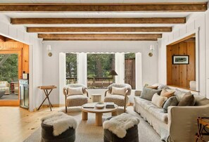 TV, fireplace - Sunshine Cottage & Dockhouse (Lake Arrowhead)