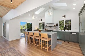 Fridge, microwave, oven, stovetop - The Lakeview House (w/ hot tub, by @To_Dwell_Here) (Lake Arrowhead)