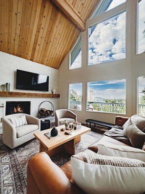 TV, fireplace, offices - The Lakeview House (w/ hot tub, by @To_Dwell_Here) (Lake Arrowhead)