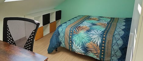WiFi, bed sheets