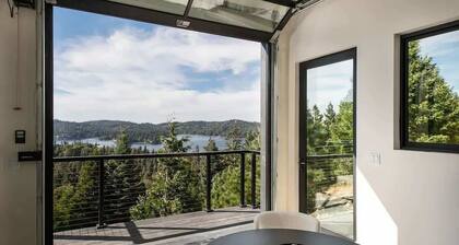 Stairway to Haven - Lake views (hot tub +firepit)