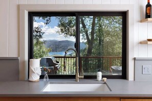 Interior - Arrowhead Overlook, w/ sauna&spa (Lake Arrowhead)