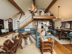 TV, fireplace - Harlow House, w/ hot tub, lake view & lake access! (Lake Arrowhead)