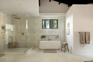 Dusche, Haartrockner, Shampoo