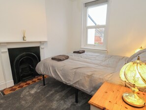 3 bedrooms, individually decorated, individually furnished, free WiFi - 93 Abbotsbury Road (Weymouth)