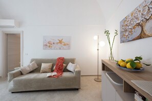 Living area - Vrbo Property (Amalfi)