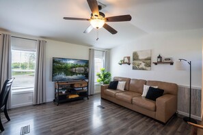 Living area - Peaceful Ozark Escape Near the Artesian Well, 2BR/2BA Retreat (Marquand)