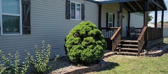 Peaceful Ozark Escape Near the Artesian Well, 2BR/2BA Retreat
