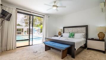 Escrivaninha, ferros/tábuas de passar roupa, Wi-Fi, roupa de cama