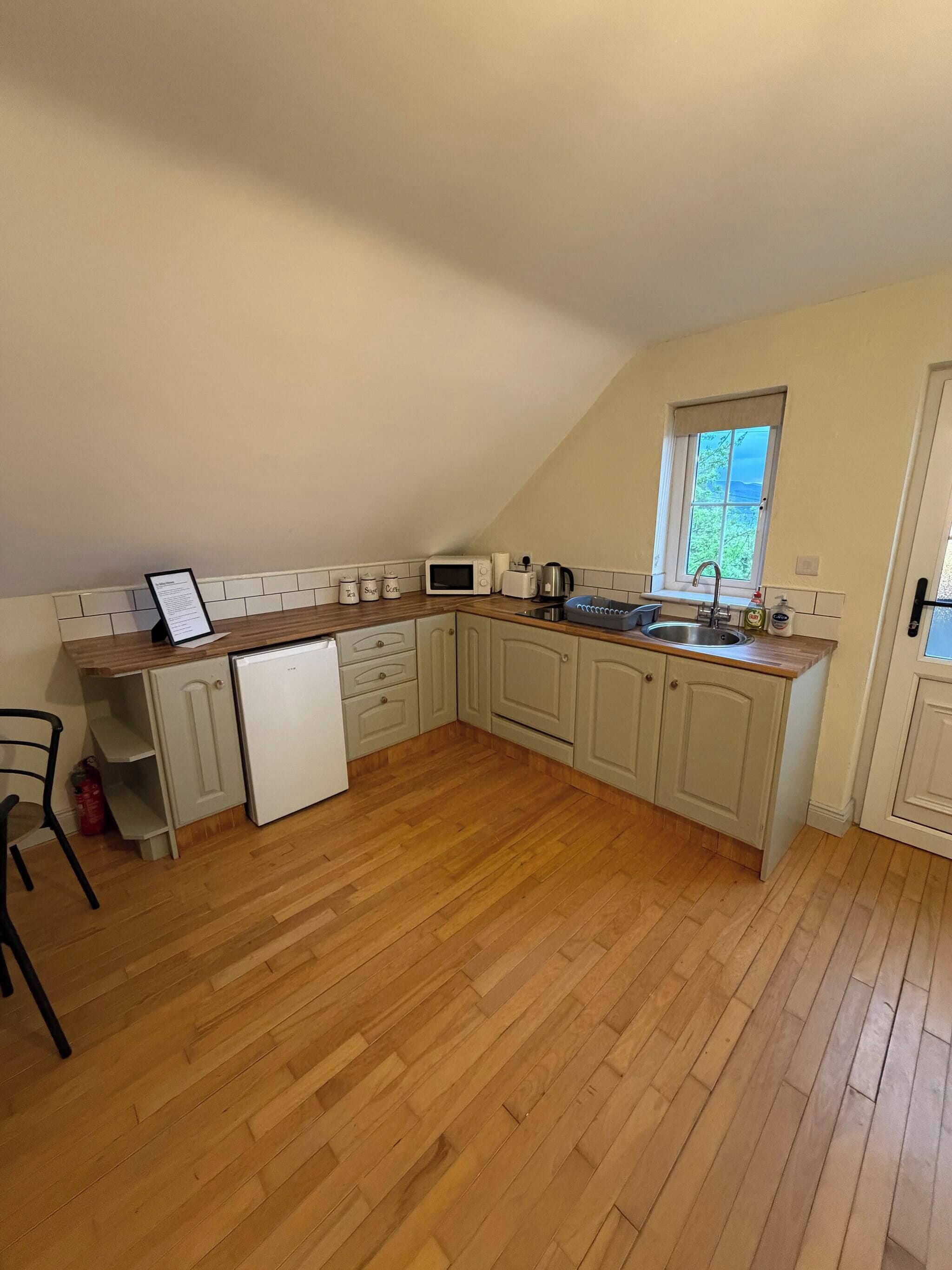 Apartment, 1 Bedroom, Smoking, Ocean View | Private kitchen