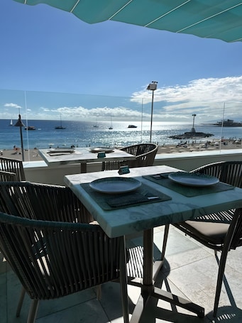 Outdoor dining. Vacation Home 'Casa Veronica 1 Planta Baja' with Wi-Fi