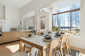Dining - Artek Riverside home By Lapland Host (Rovaniemi)
