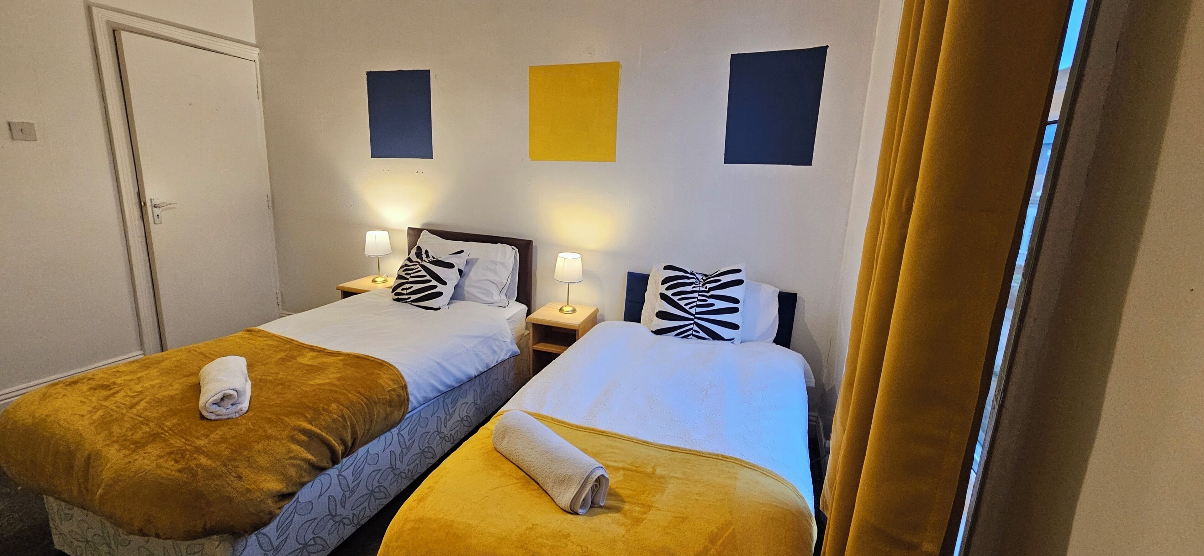 4 bedrooms, iron/ironing board, WiFi, bed sheets