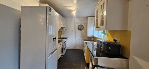 OG Stays VII- Free Parking & Wifi, Near stadium, Nissan & Royal hospital