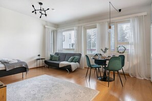 TV - Arctic Studio & Private Sauna By Lapland Host (Rovaniemi)