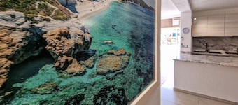 Casa vacanze 'Pettirossi' con giardino condiviso, Wi-Fi e aria condizionata