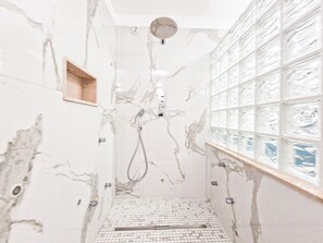 Shower, hair dryer, towels