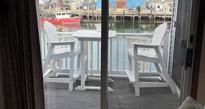 WATERFRONT Spacious 3-bedroom condo on Otten’s Harbor, in charming Wildwood.
