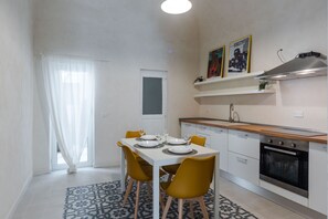 Dining - Ai Benedettini Apartment by Wonderful Italy (Catania)