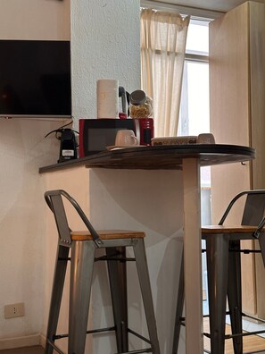Dining - Apartment 'Termini Suite Roma' with Wi-Fi and Air Conditioning (Roma)