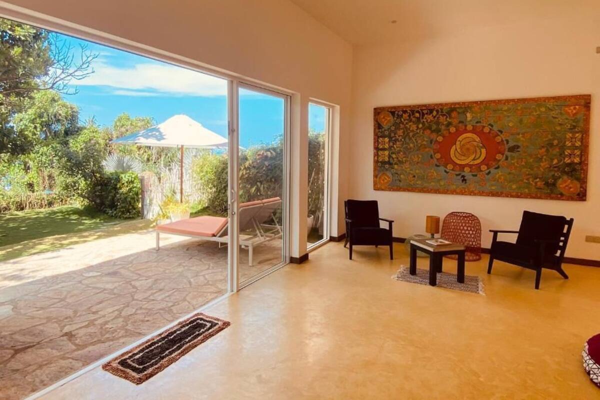 Deluxe Villa, Balcony, Ocean View | Living area