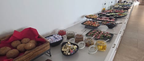 Daily buffet breakfast for a fee