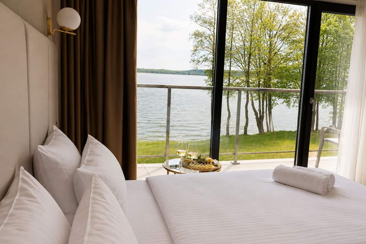 Superior Suite, Balcony, Lake View