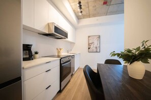 Private kitchen - Carlton West Modern Living | Comfort Stay 1BR (Ottawa)