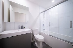 Bathroom - Carlton West Modern Living | Comfort Stay 1BR (Ottawa)