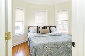 4 bedrooms, in-room safe, free WiFi, bed sheets