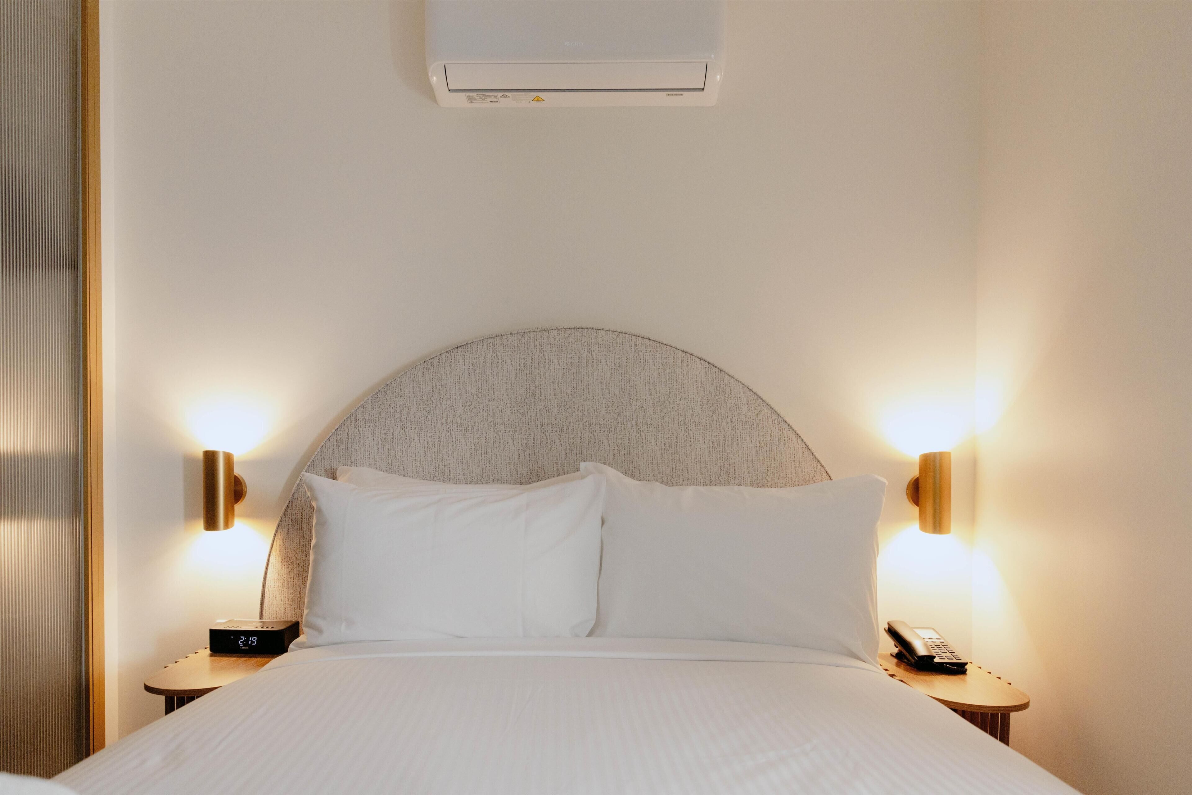 Room (Urban)