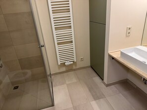 Bathroom - Premium Apartment near Mall of Berlin (Berlin)