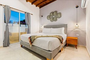 Iron/ironing board, WiFi, bed sheets - Casa Sol - Villa in Getsemaní with Large Pool (Cartagena)