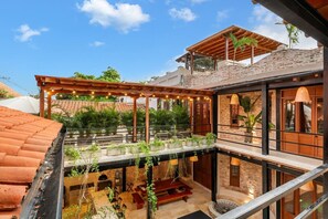 Terrace/patio - Mansion in Getsemani w Colonial Charm & Large Pool (Cartagena)