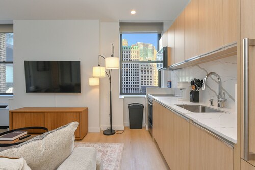 Urban Escape : Bright 2BR/2BA in FiDi