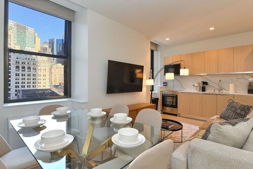 Urban Escape : Bright 2BR/2BA in FiDi
