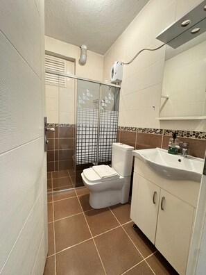 Apartment, 3 Bedrooms, Balcony, City View | Bathroom | Towels - Kaş Old Town Aparts (Kas)