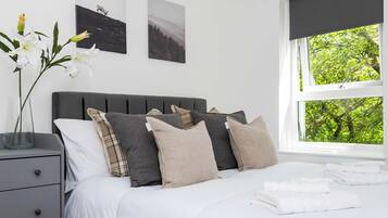 WiFi, bed sheets