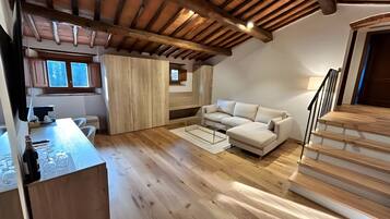 Deluxe Suite | Living area