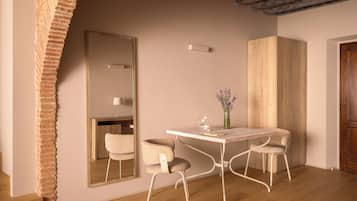 Deluxe Suite | Living area