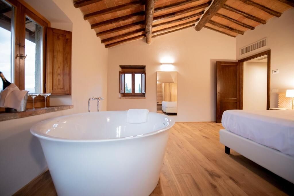 Deluxe Suite | Bathroom | Slippers