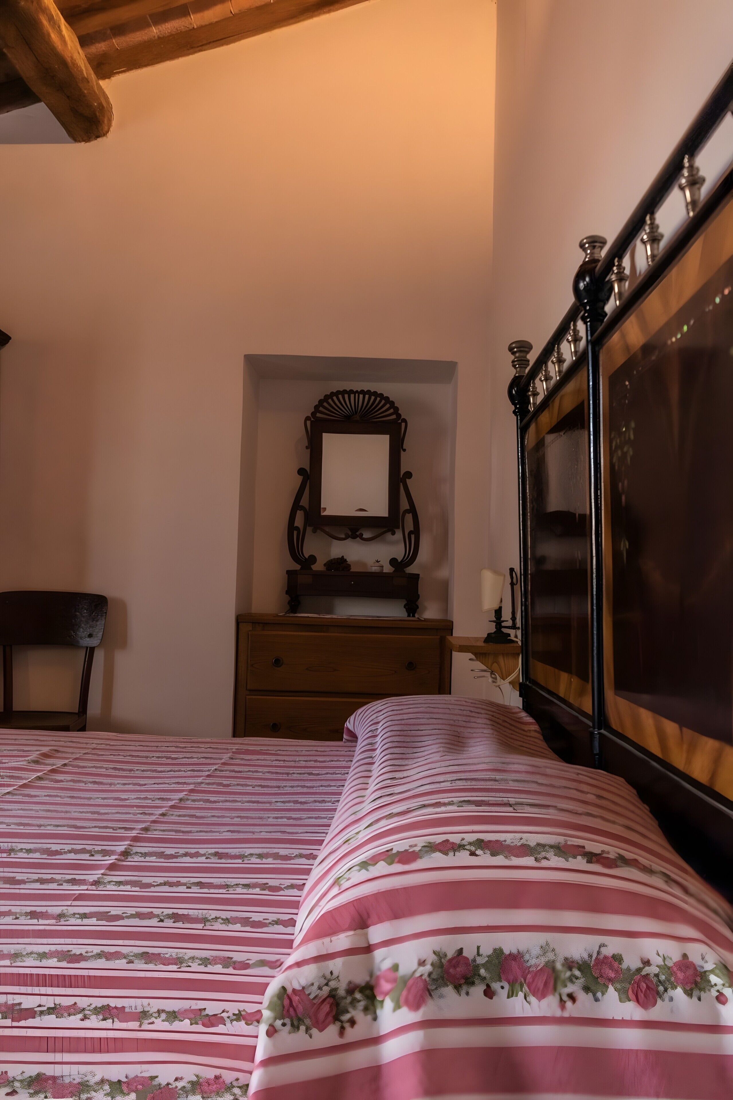 WiFi, bed sheets